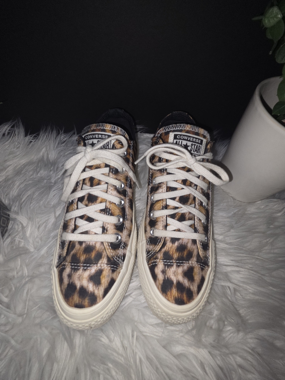Chuck Taylor Leopard Print Platform Low Tops Lace-Up Sneakers - Women Size 7 - Picture 9 of 12